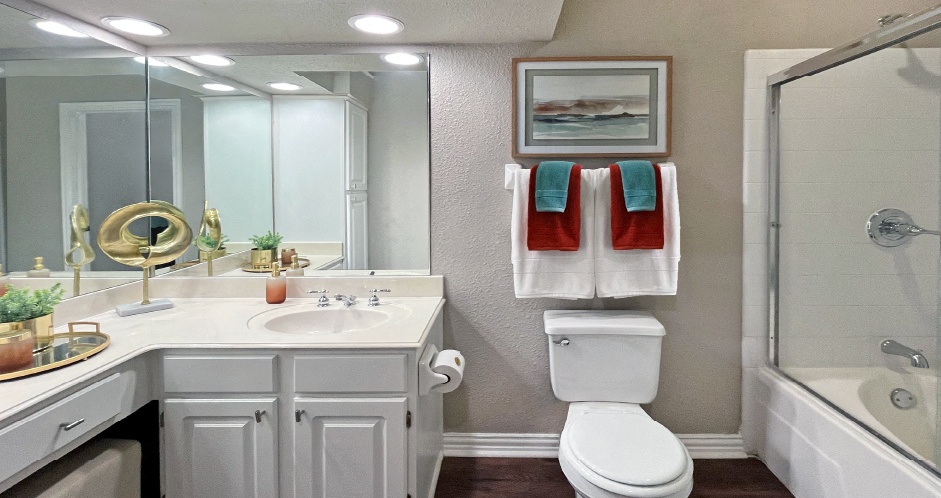 Lenox Village Apartments Image 36